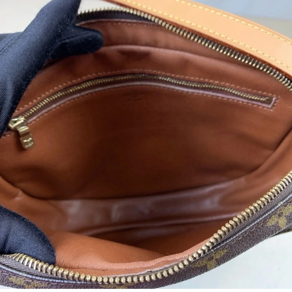 Louis Vuitton Bag - Picture 8 of 10